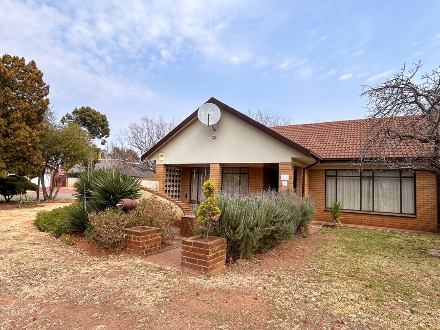4 Bedroom Property for Sale in Parys Free State